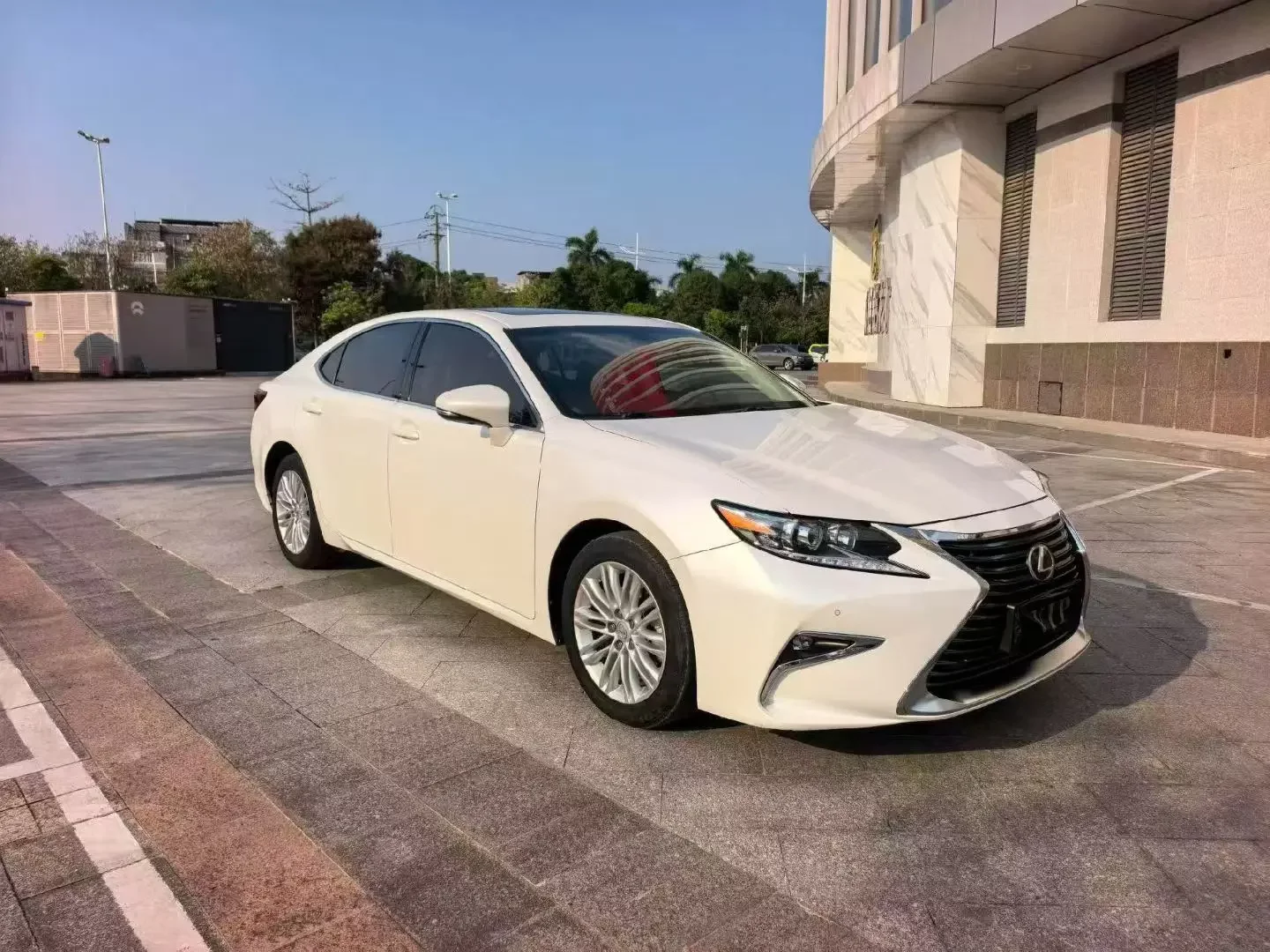 Lexus ES
