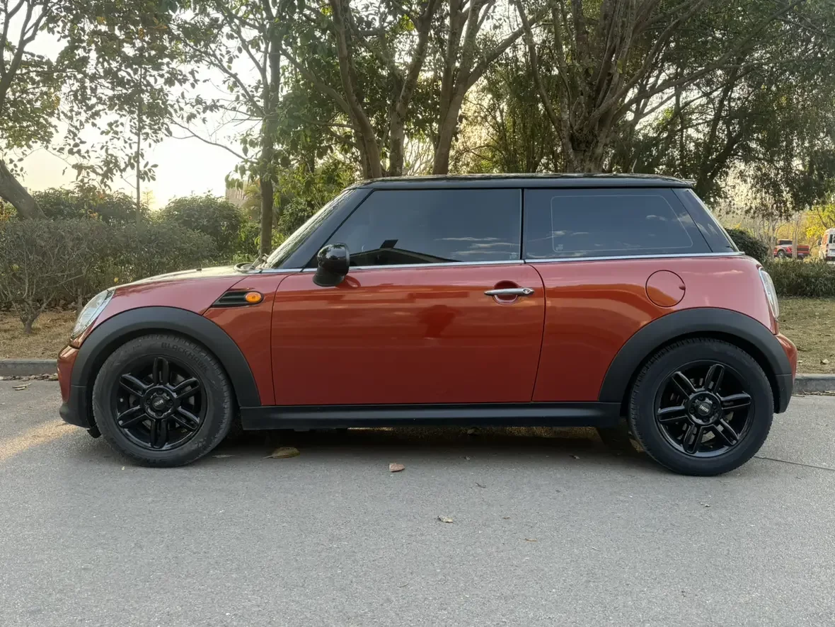 MINI CLUBMAN