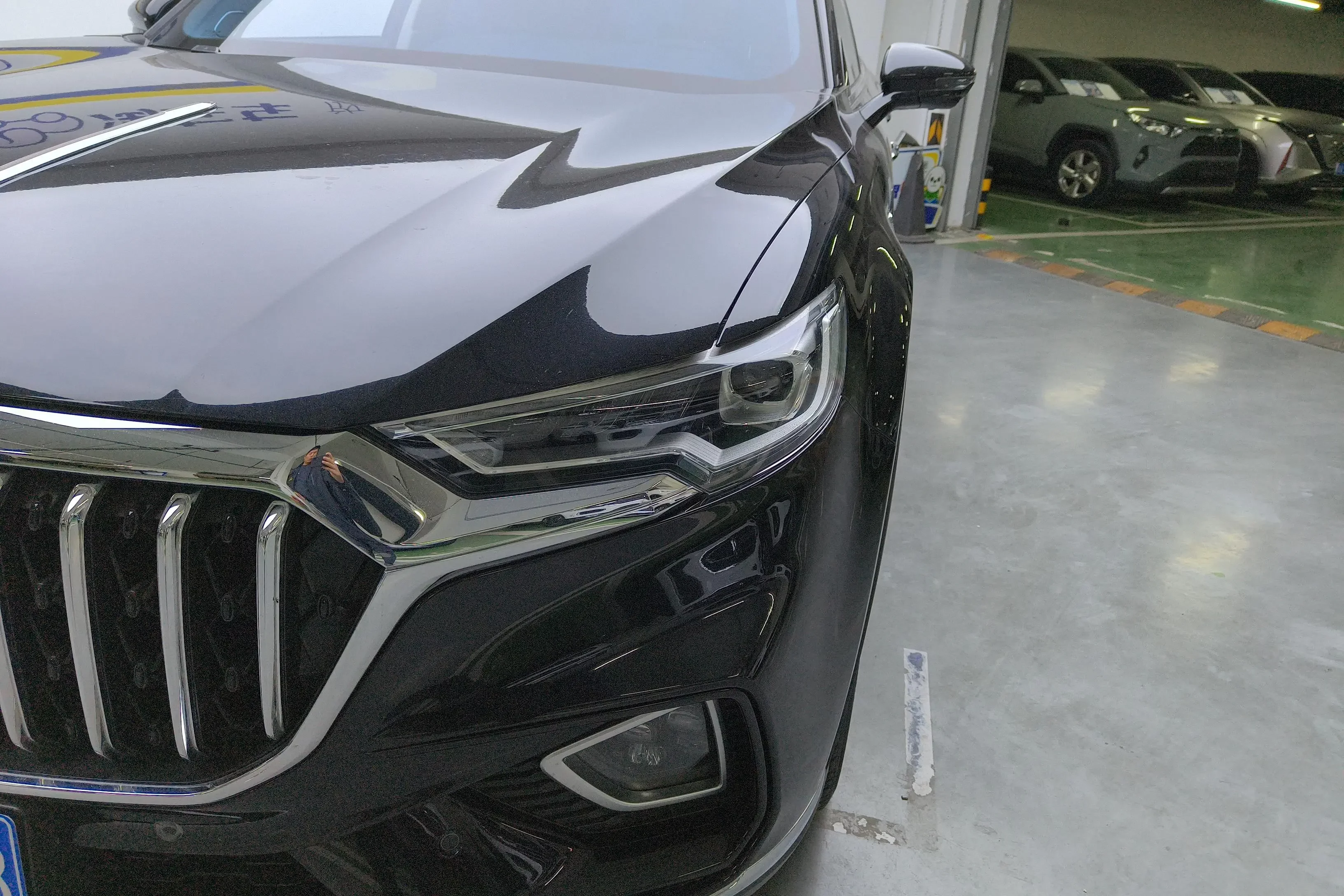 Hongqi HS5