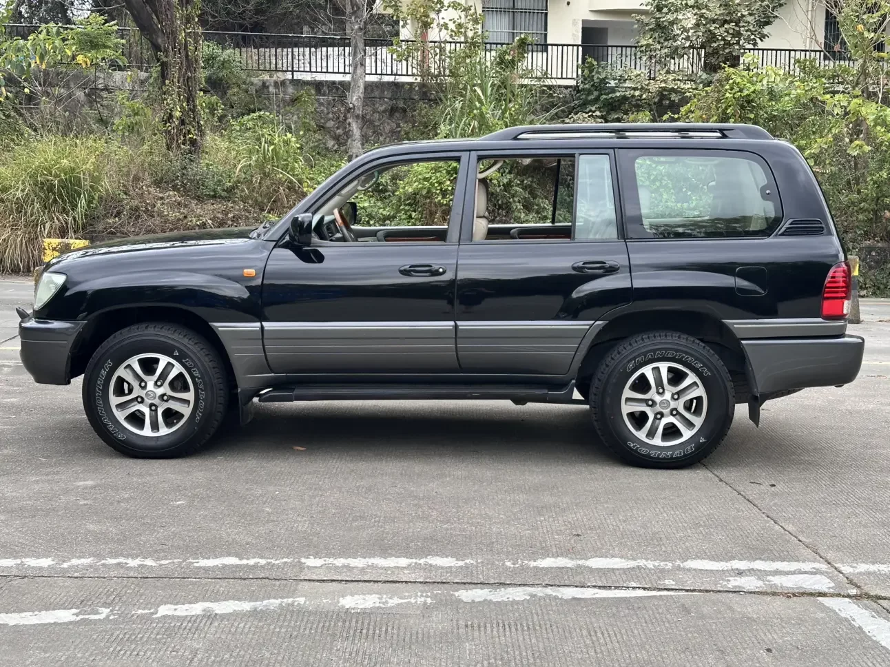 Lexus LX