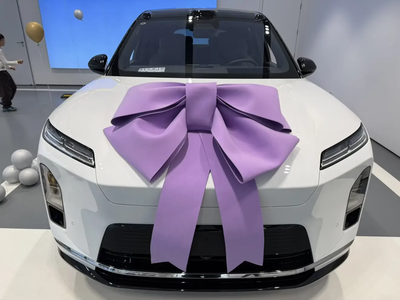 NIO ES8