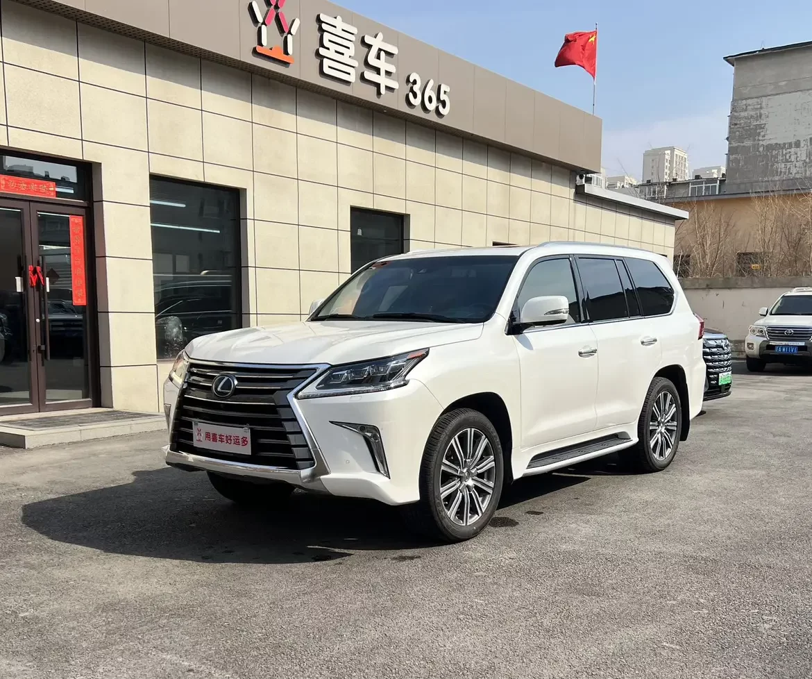 Lexus LX