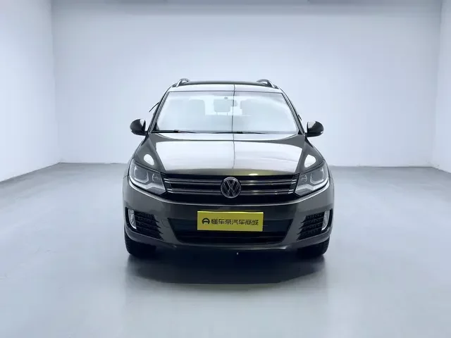 Volkswagen Tiguan (Tharu)