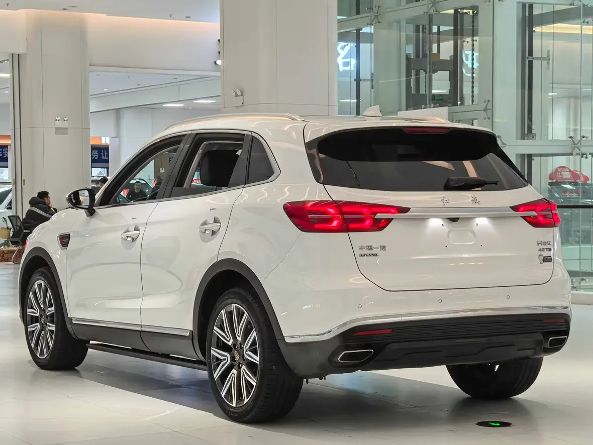Hongqi HS5