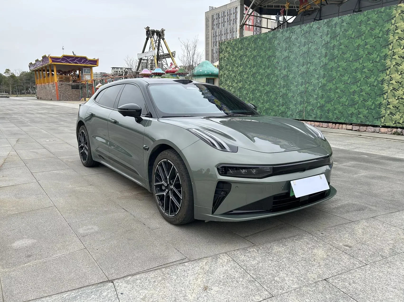 ZEEKR 001