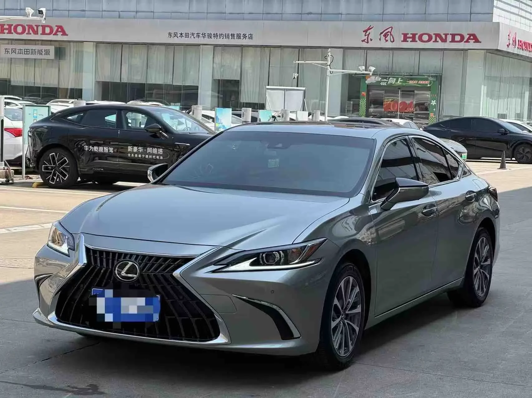 Lexus ES