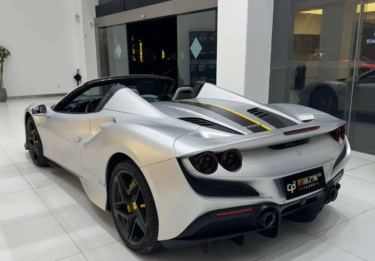 Ferrari F8