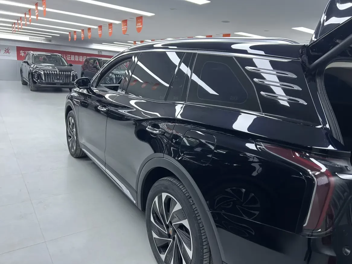 Hongqi HS7 PHEV