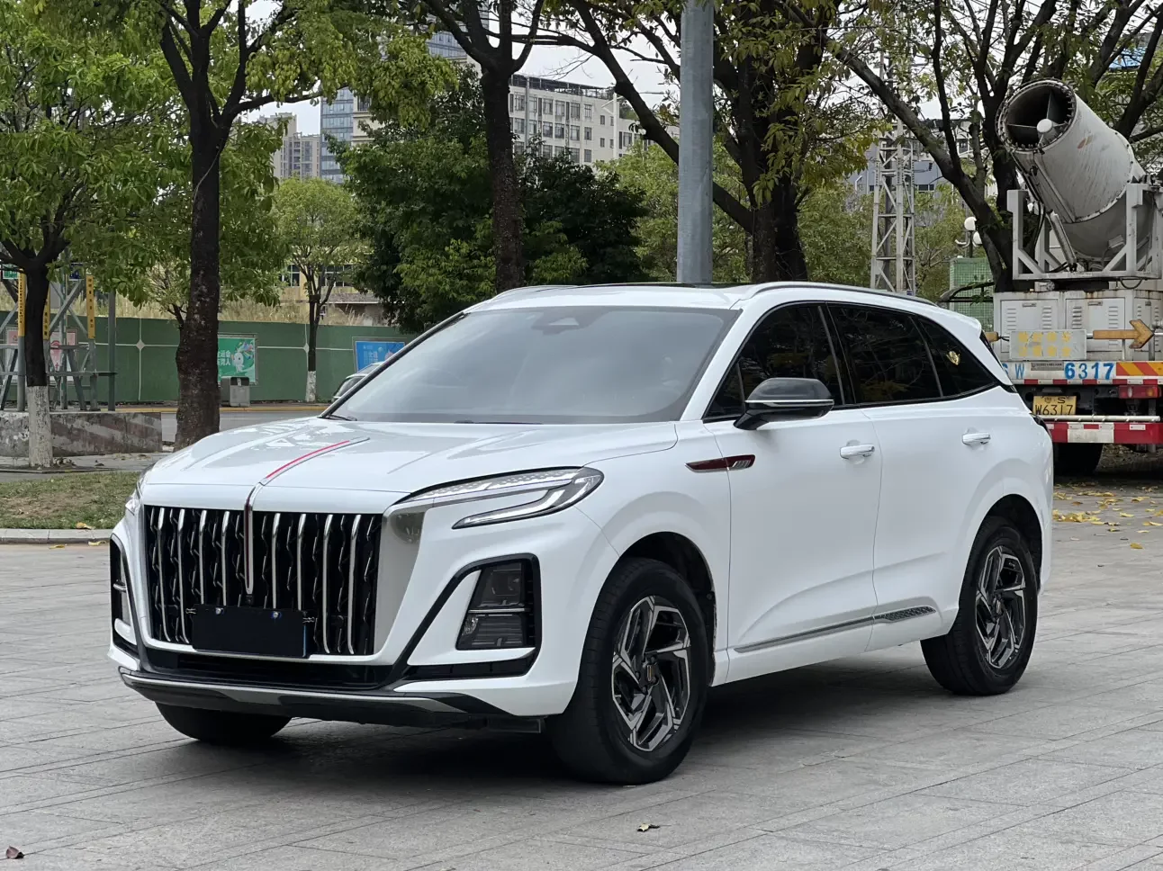 Hongqi HS3