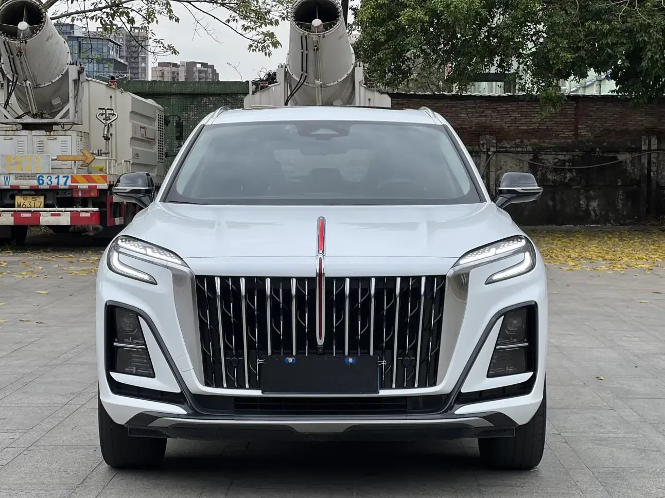 Hongqi HS3