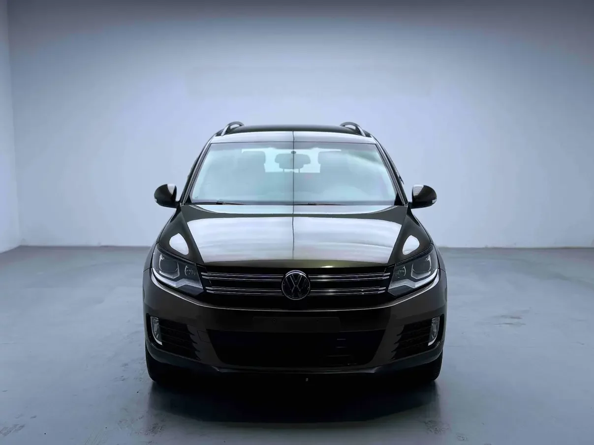 Volkswagen Tiguan (Tharu)