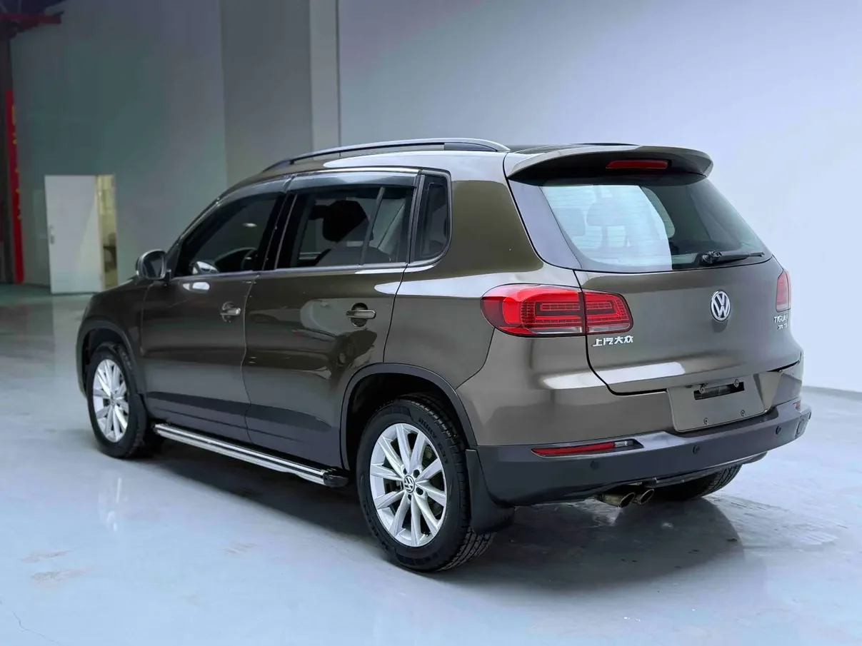 Volkswagen Tiguan (Tharu)