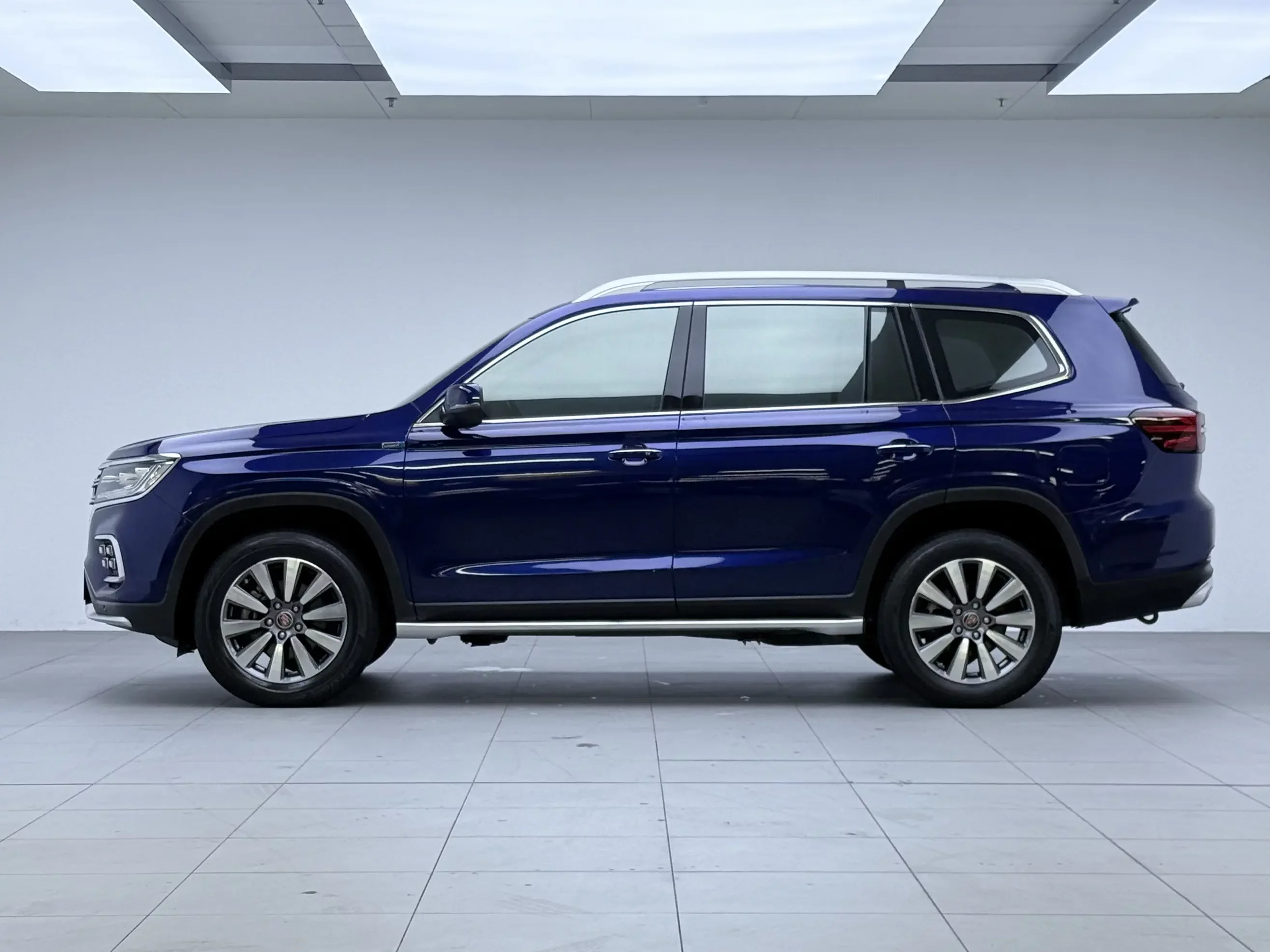 Roewe RX8