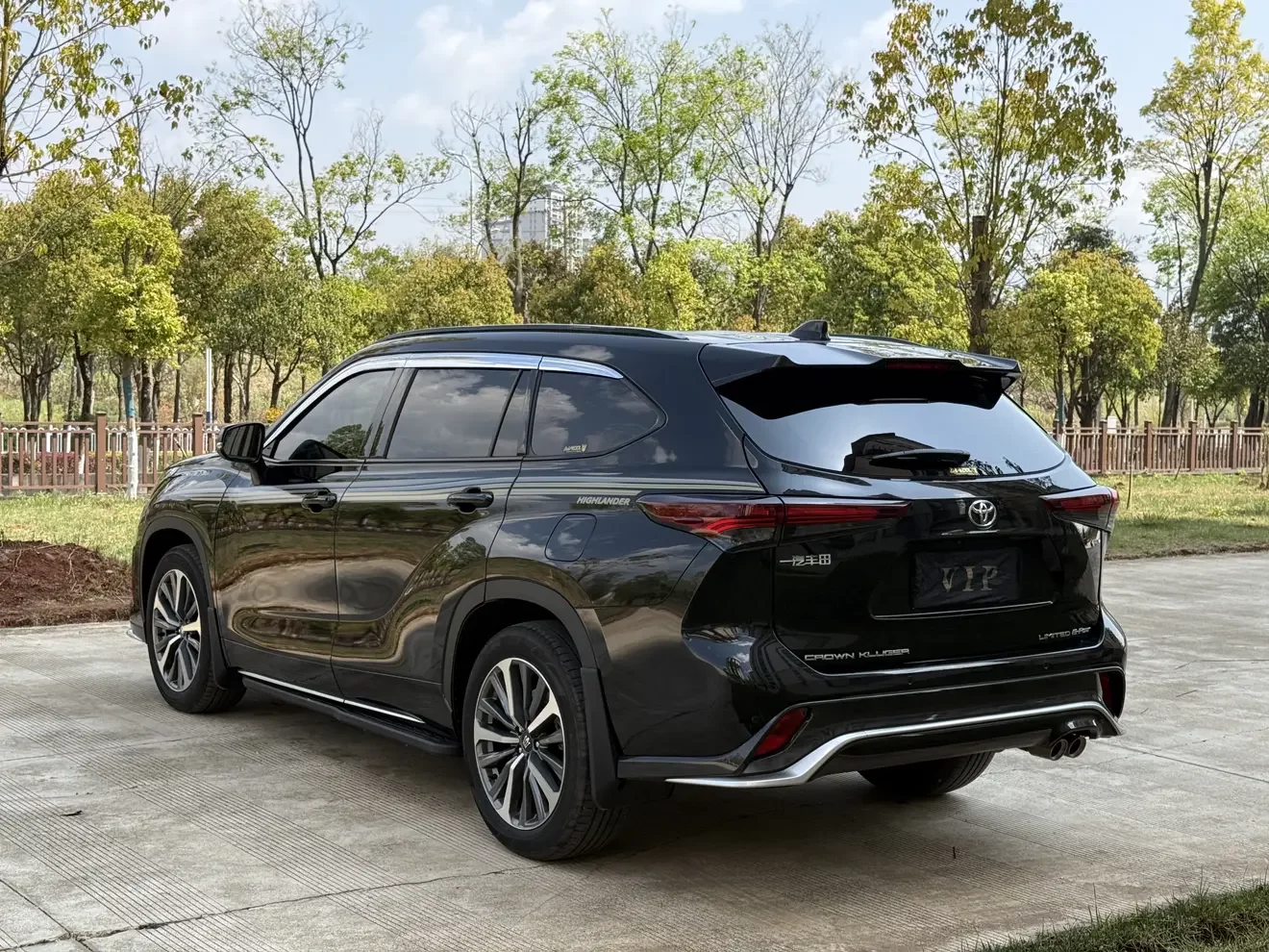 Toyota Crown Kluger