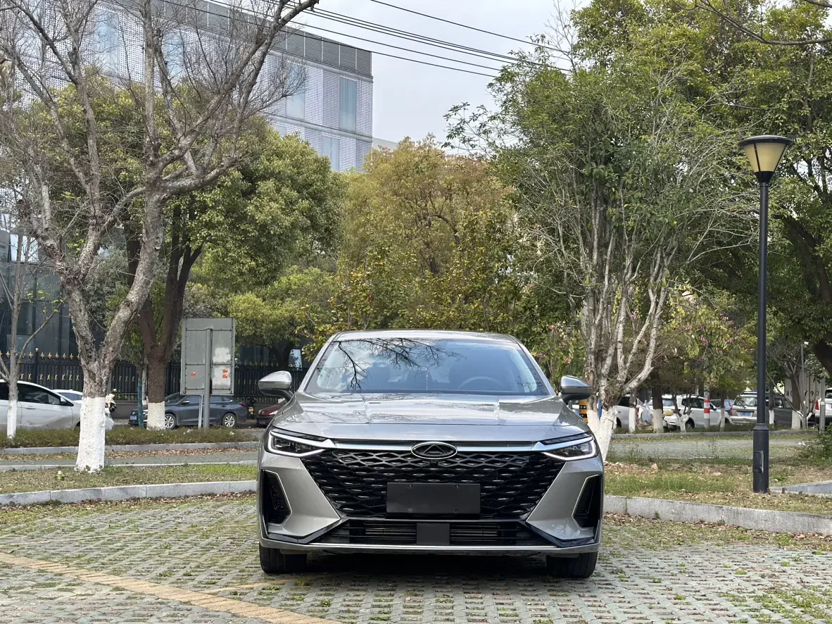 Chery Arrizo 8