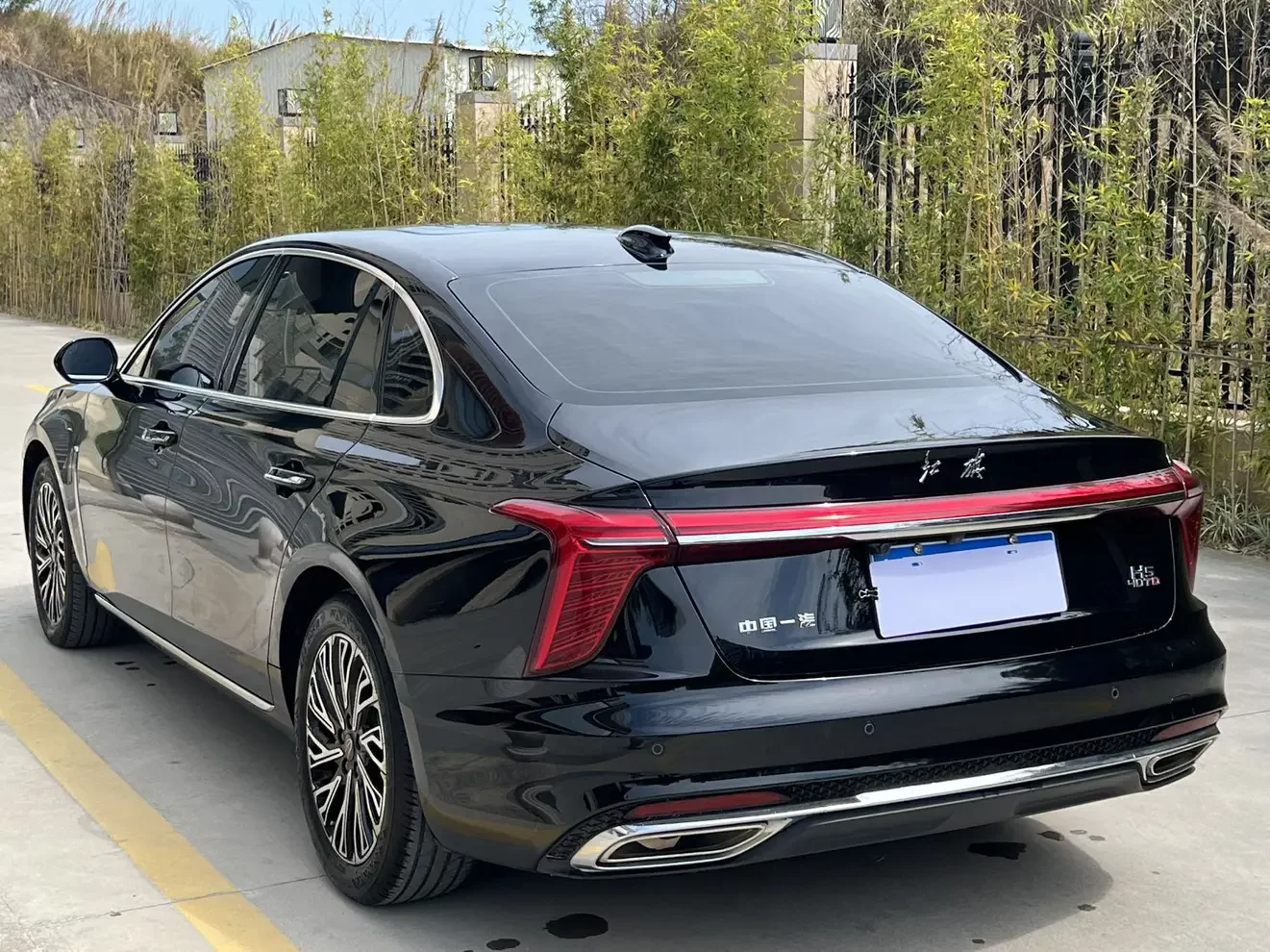 Hongqi H5