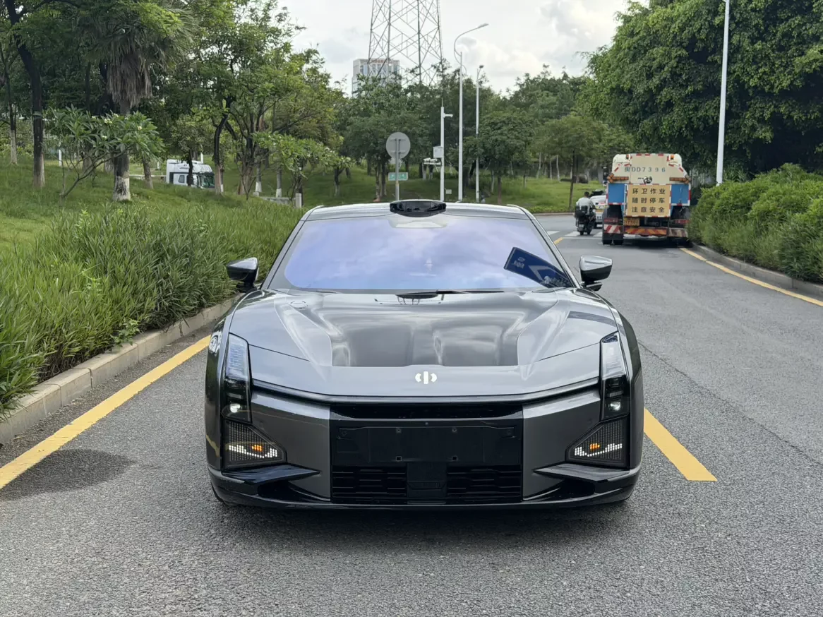 HiPhi Z