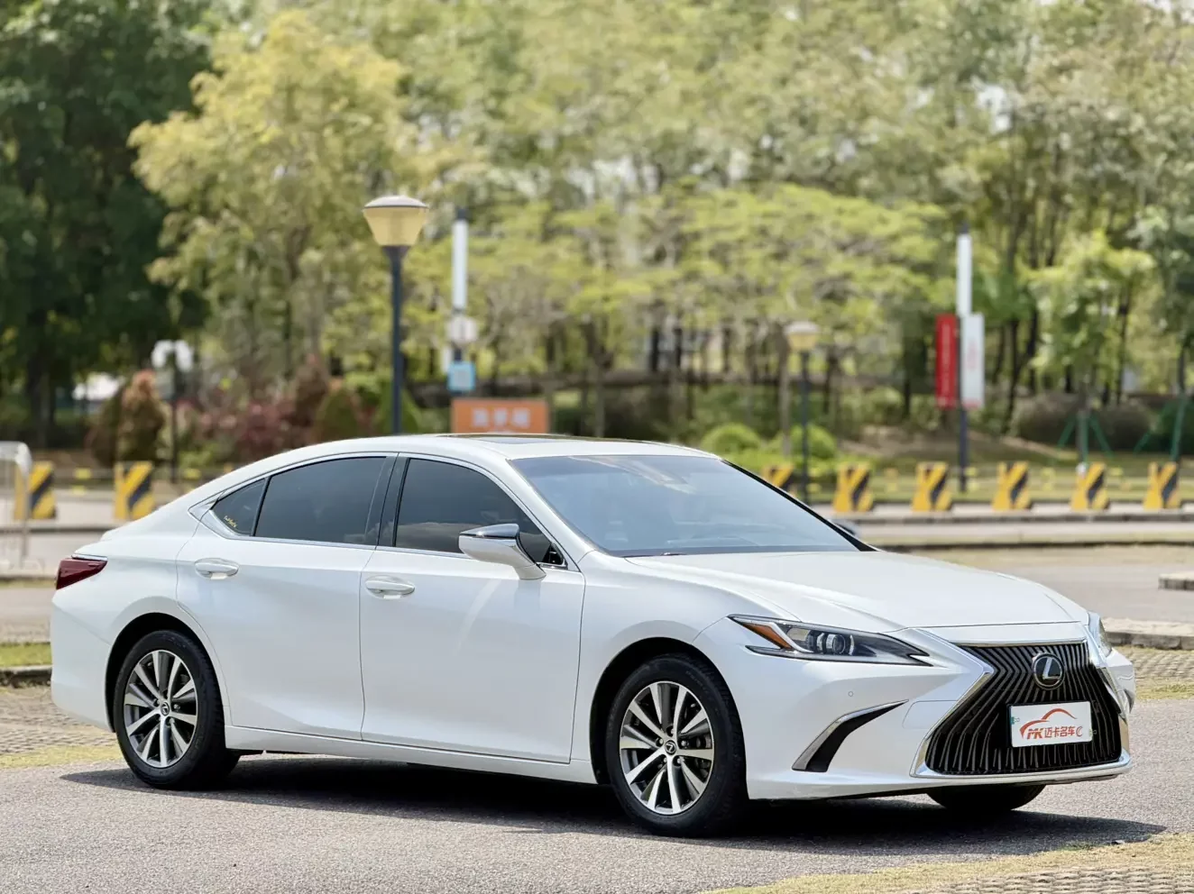 Lexus ES