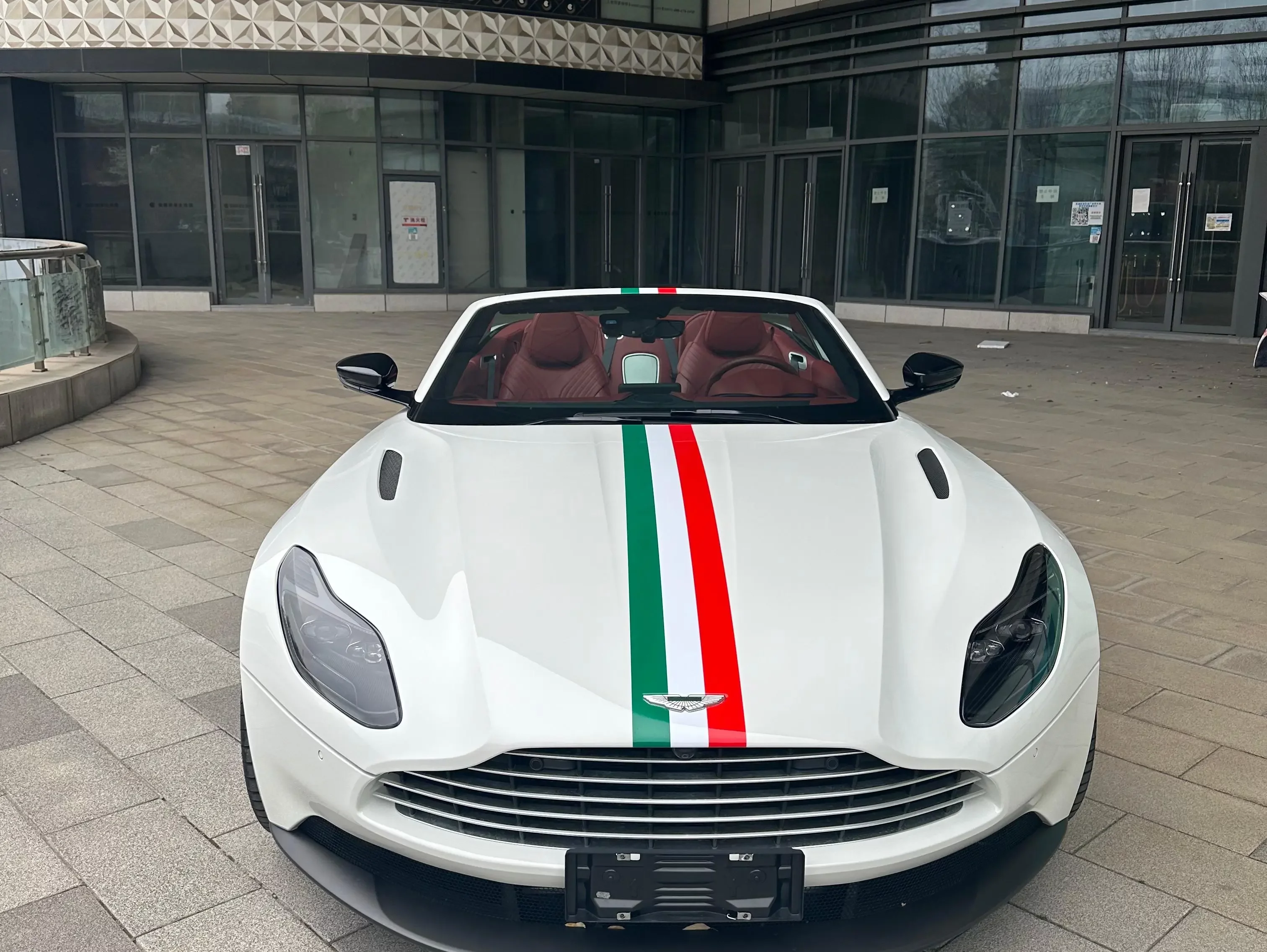 Aston Martin DB11