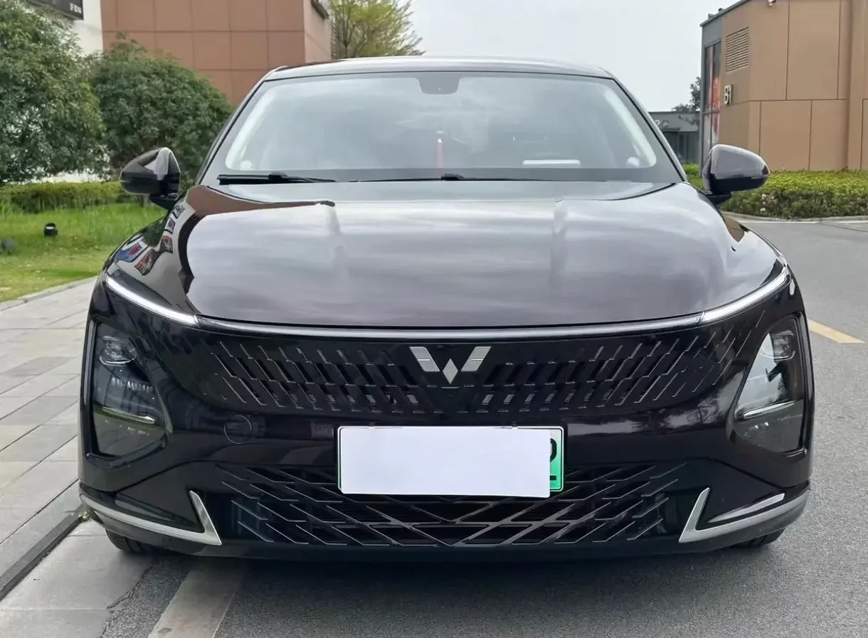 Wuling Starlight PHEV
