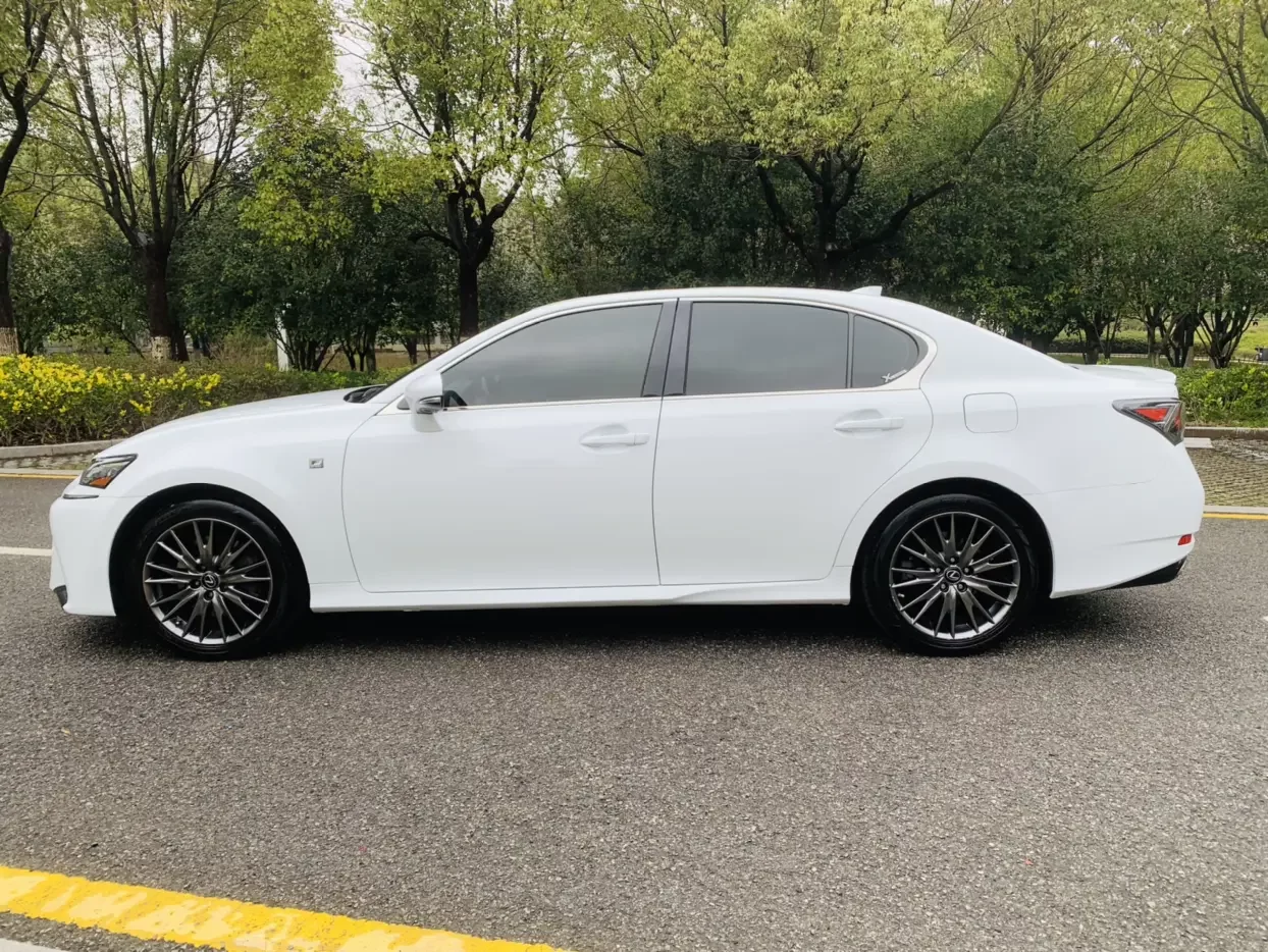 Lexus GS