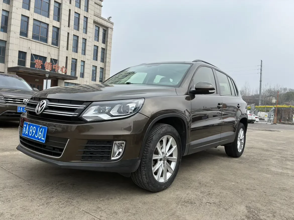 Volkswagen Tiguan (Tharu)