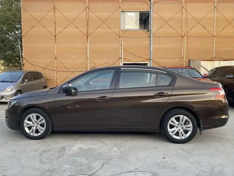 Peugeot 408