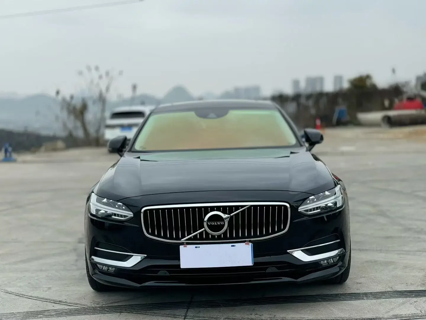 Volvo S90
