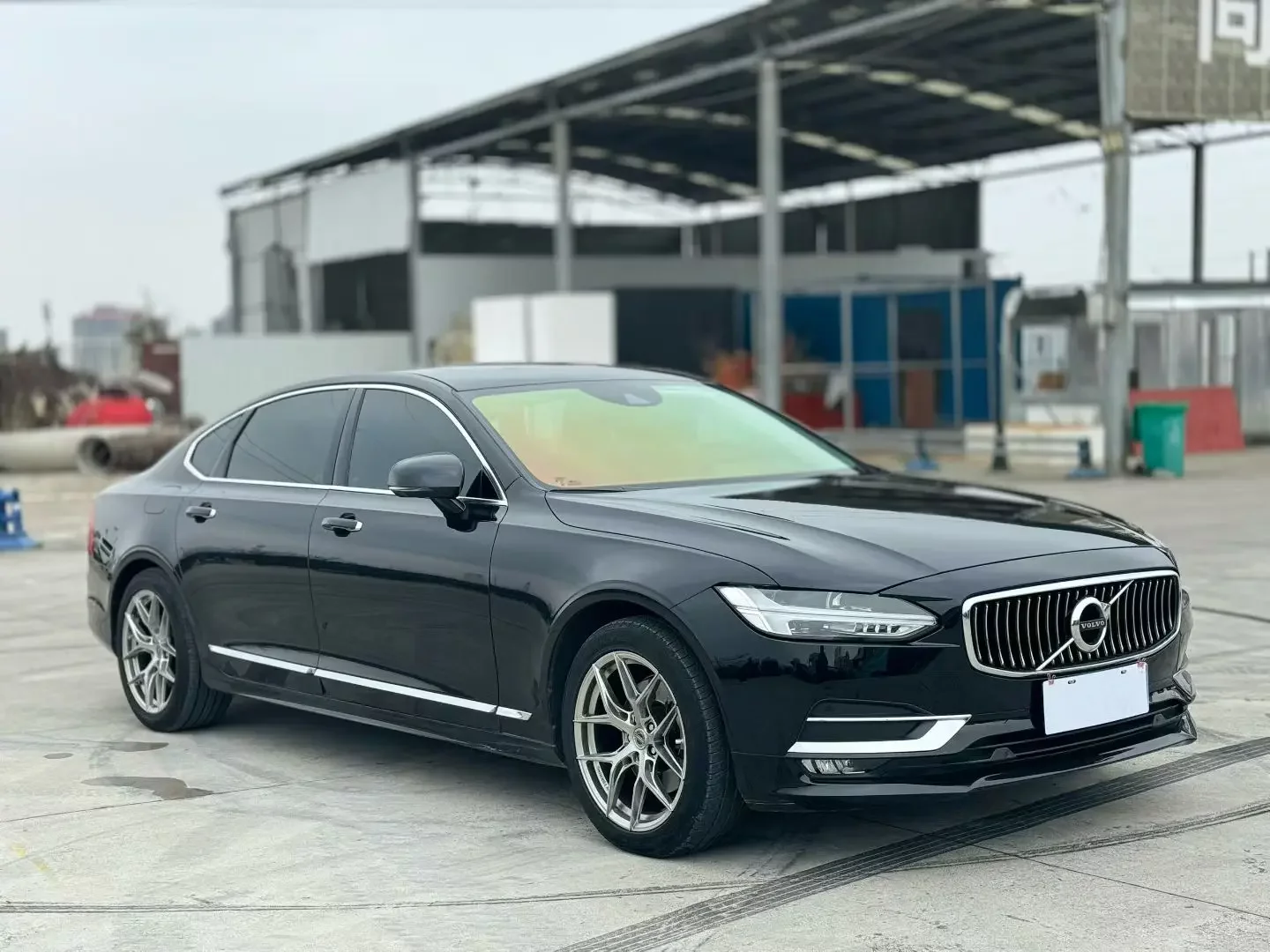Volvo S90