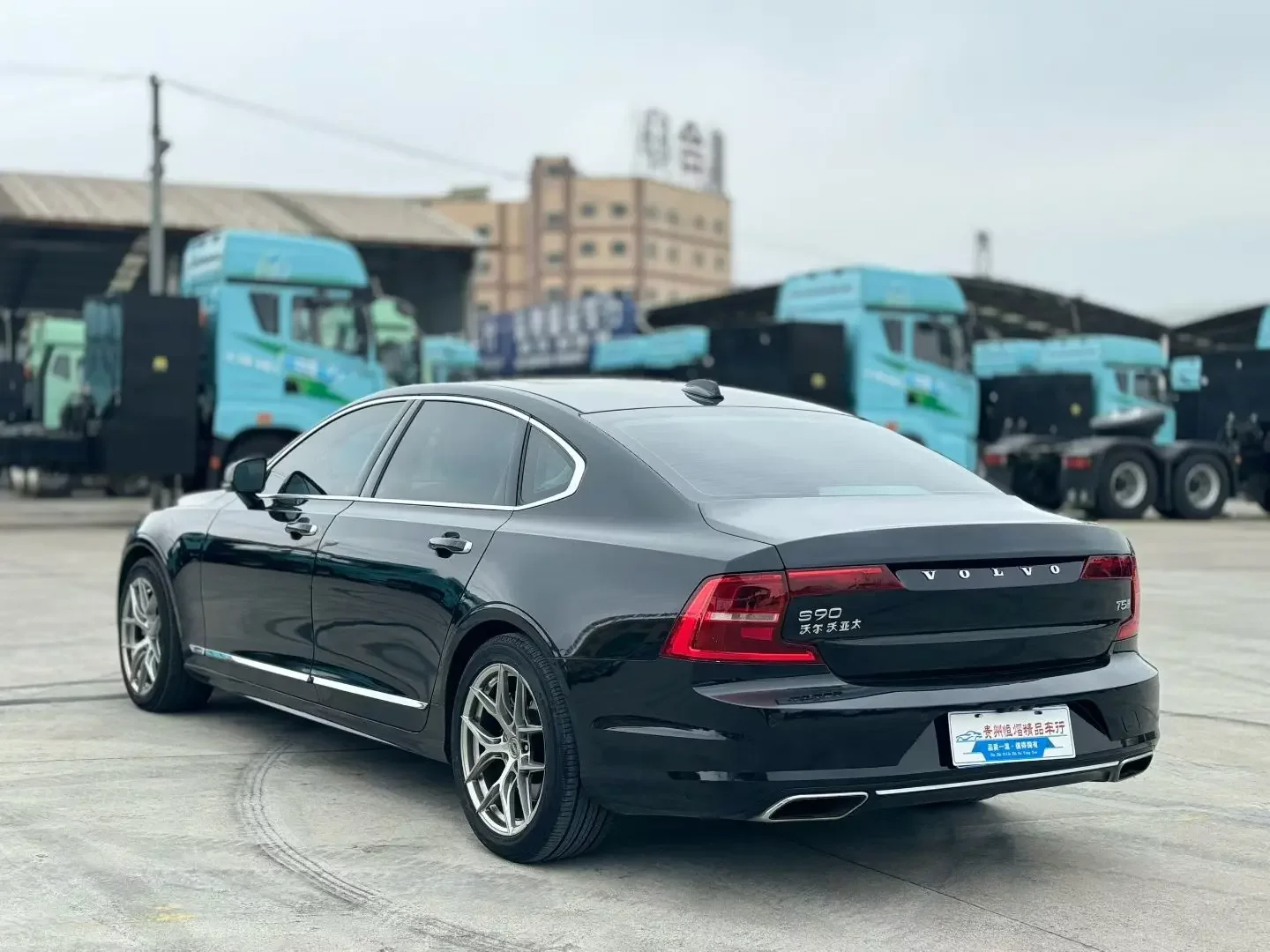 Volvo S90