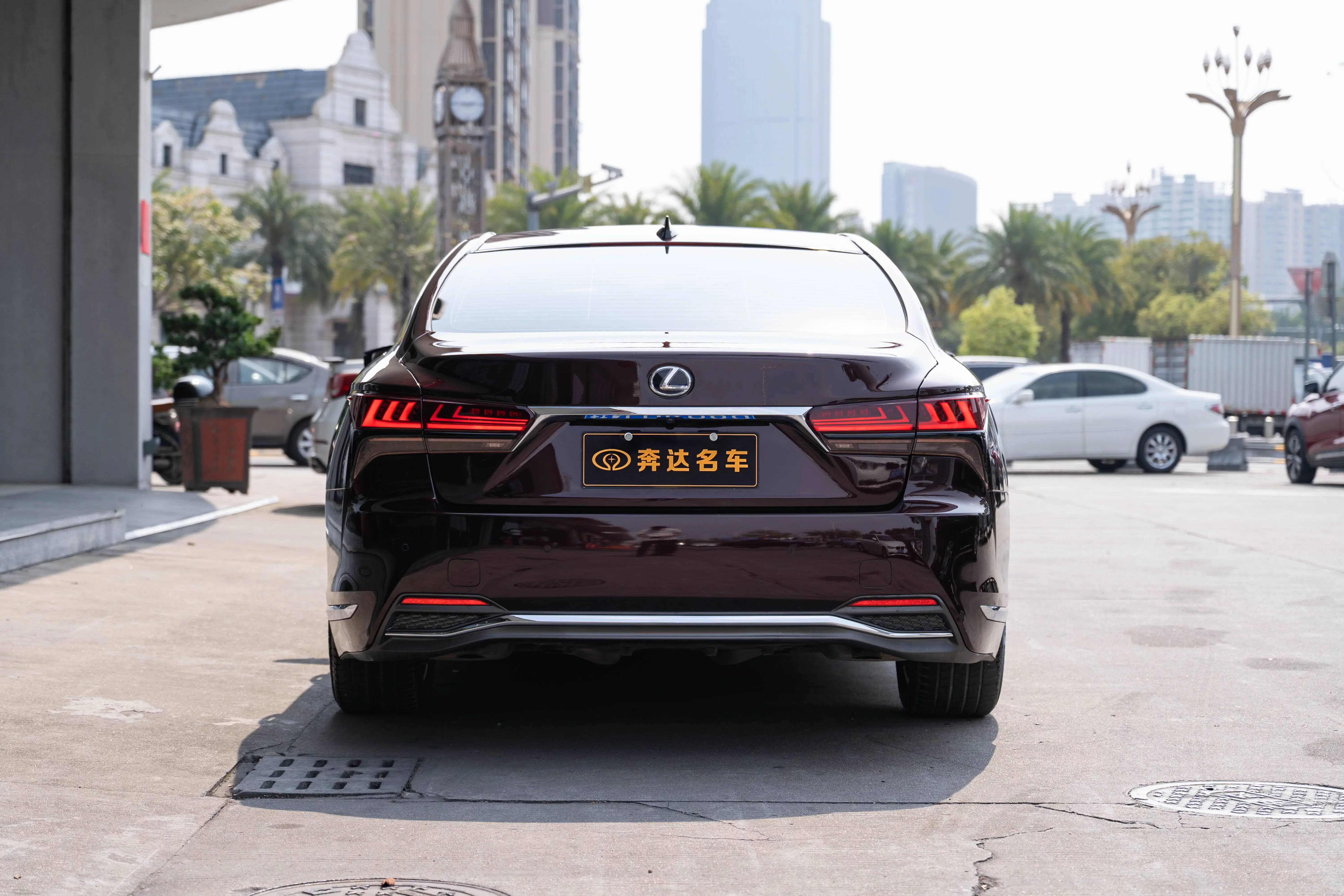 Lexus LS