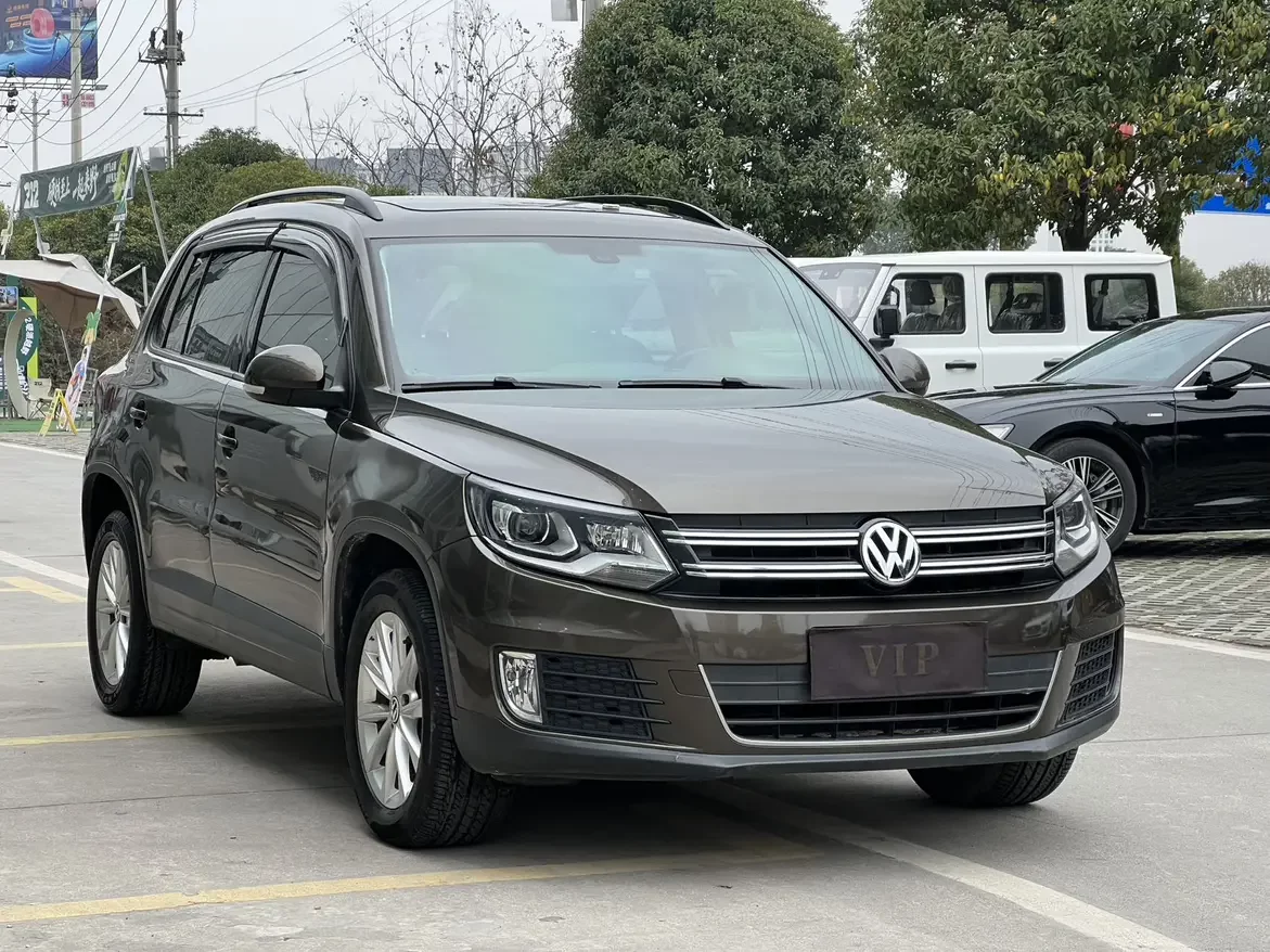 Volkswagen Tiguan (Tharu)