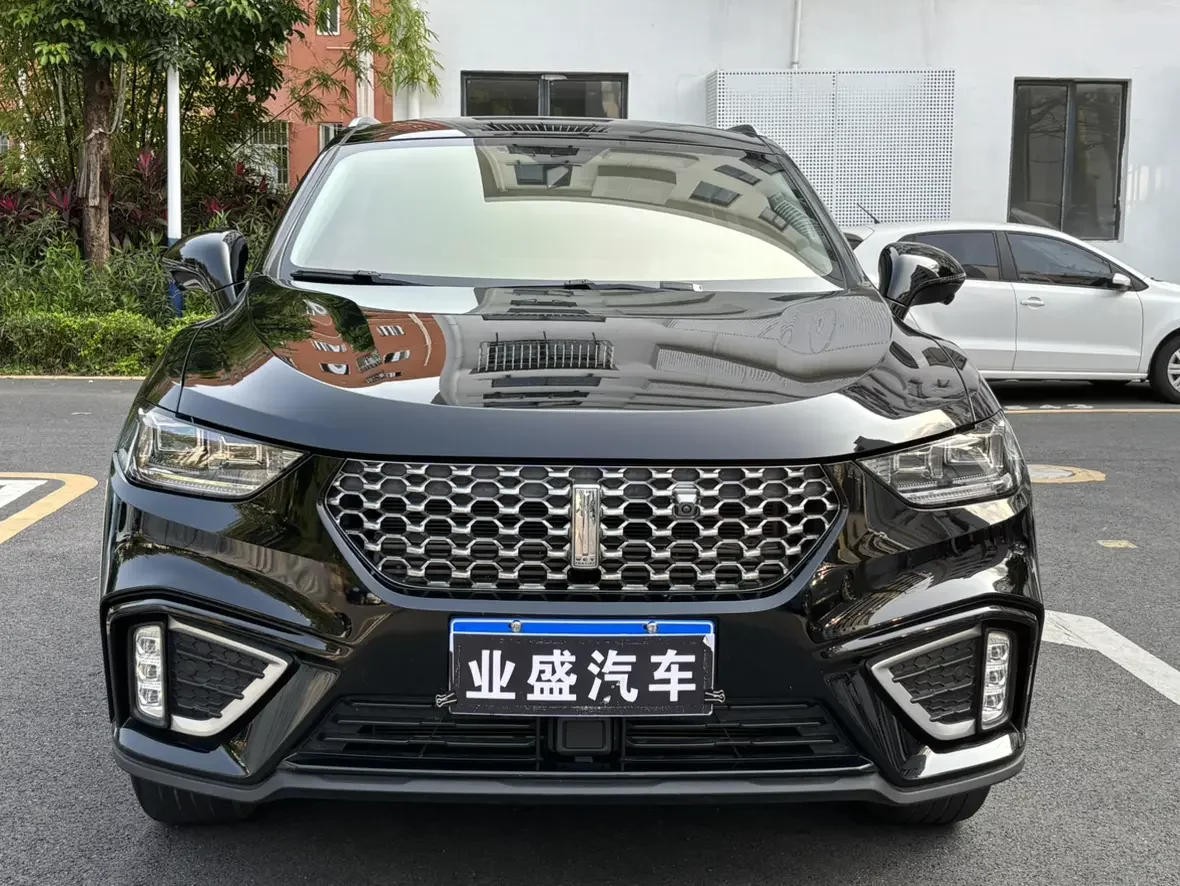 Wey Wei brand VV5