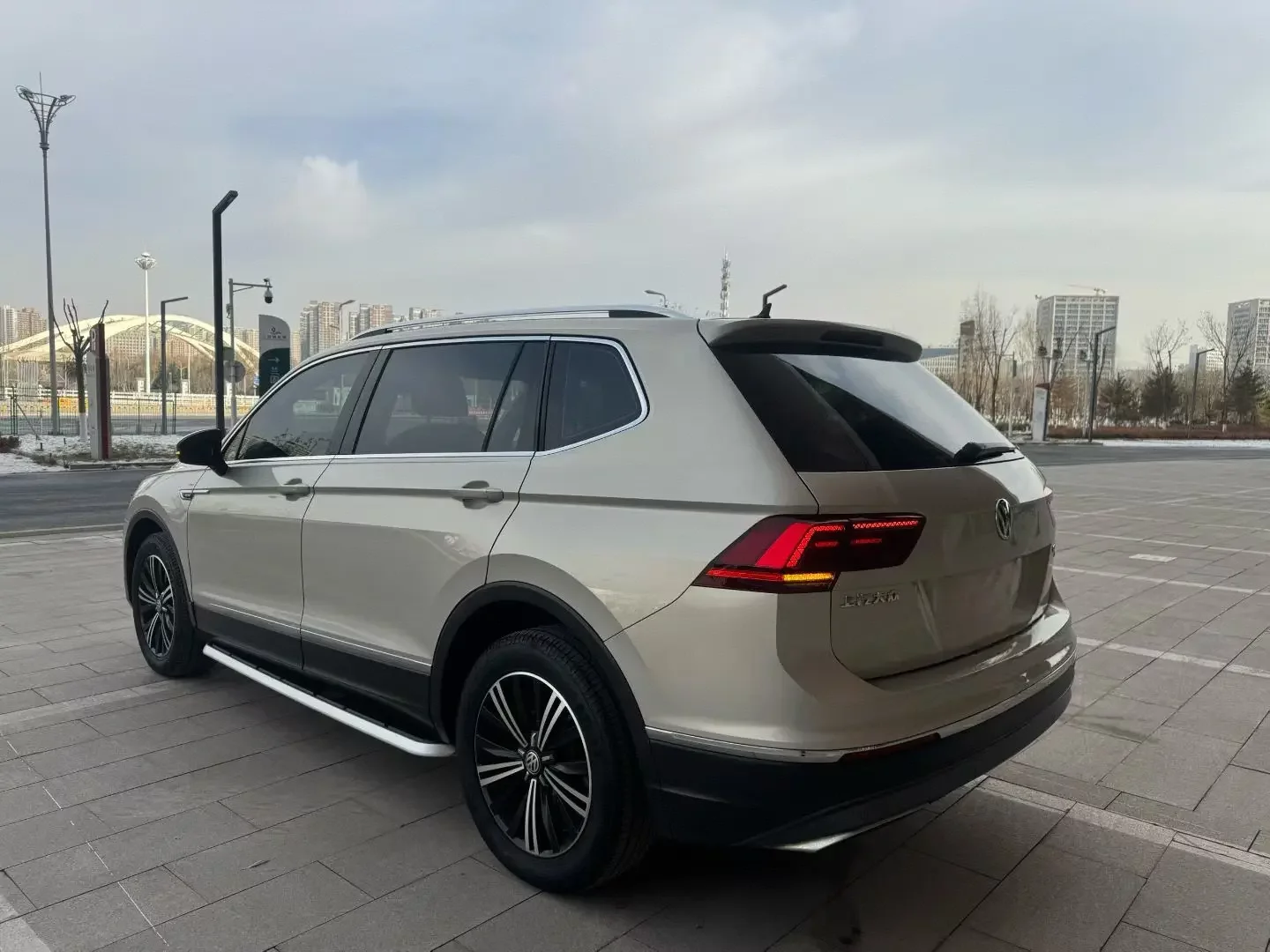 Volkswagen Tiguan L