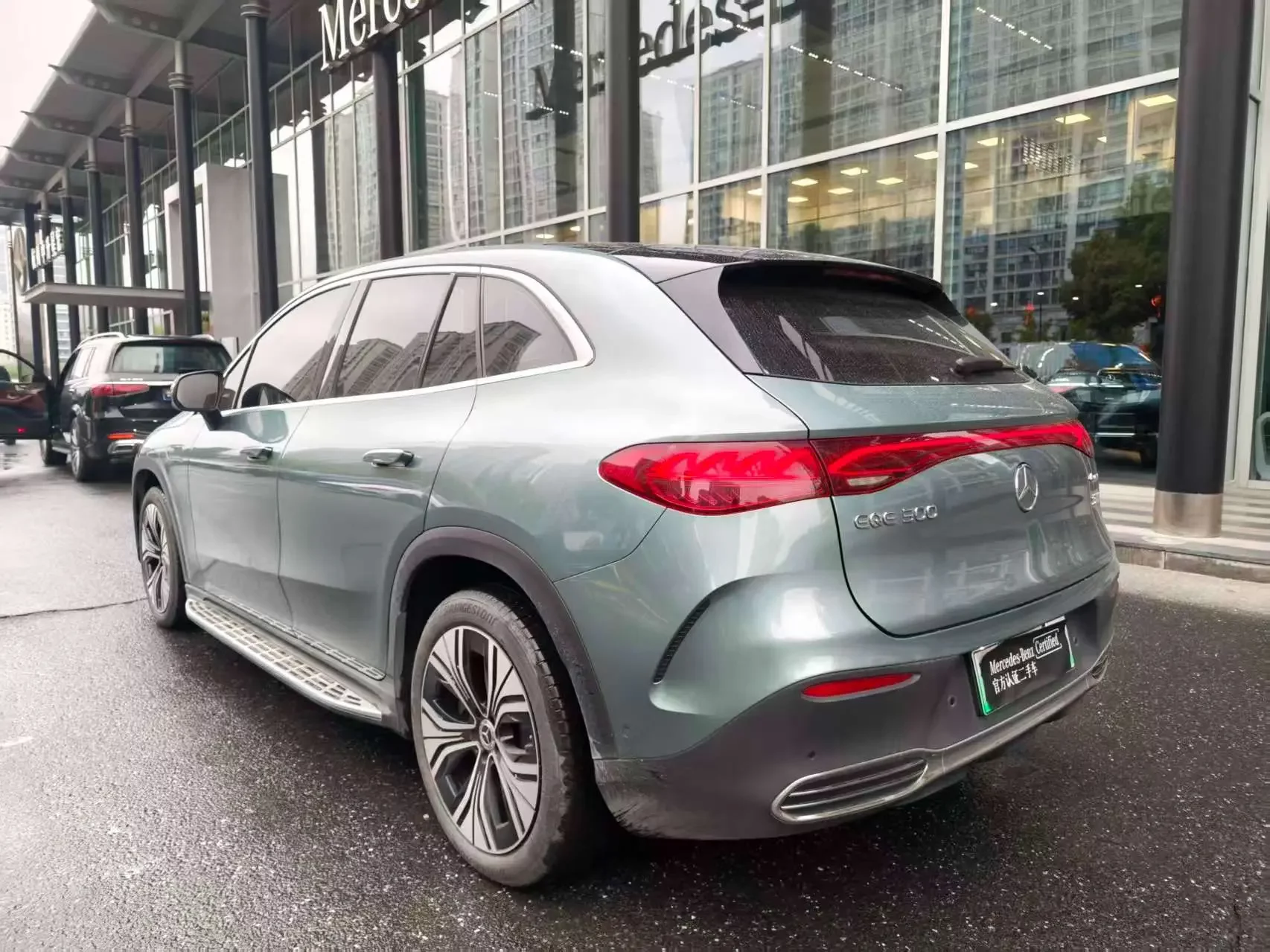 Mercedes-Benz EQE SUV