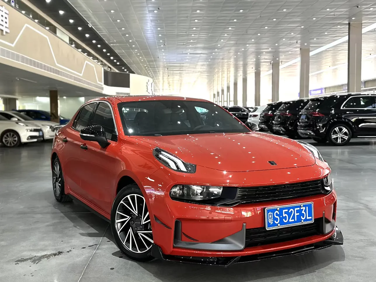 Lynk & Co 03