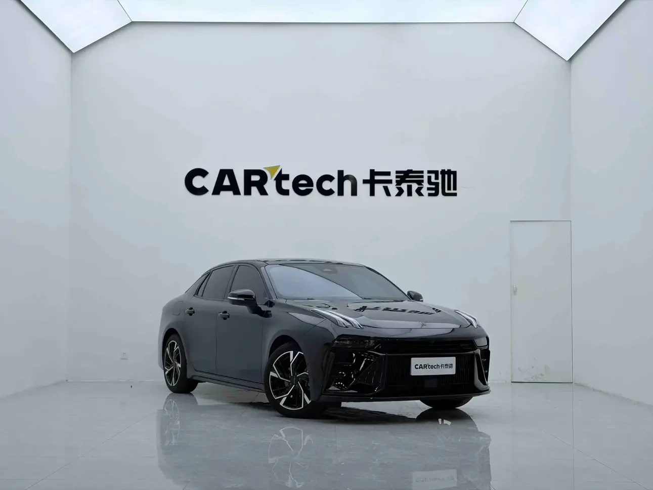 Lynk & Co 03
