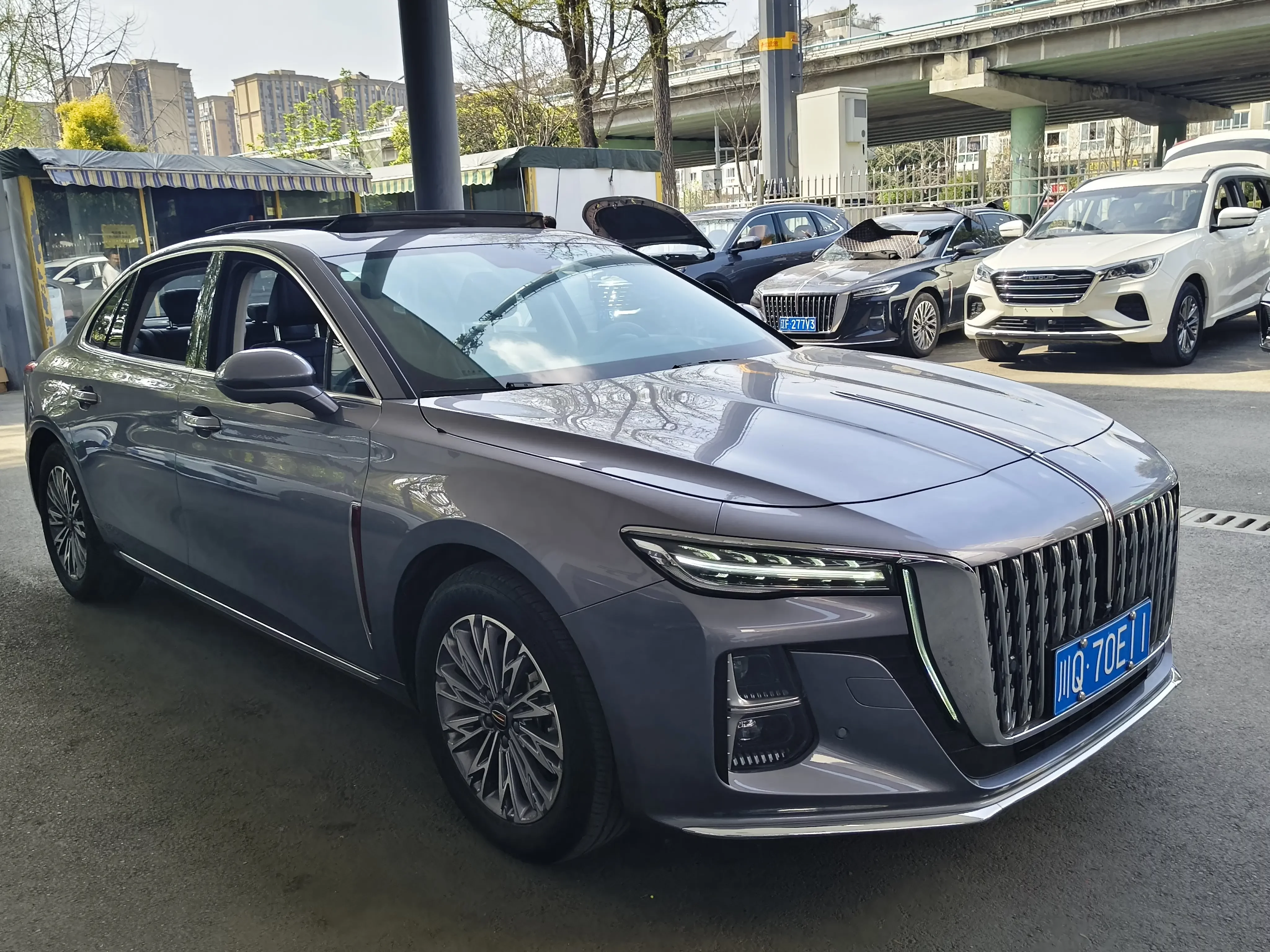 Hongqi H5