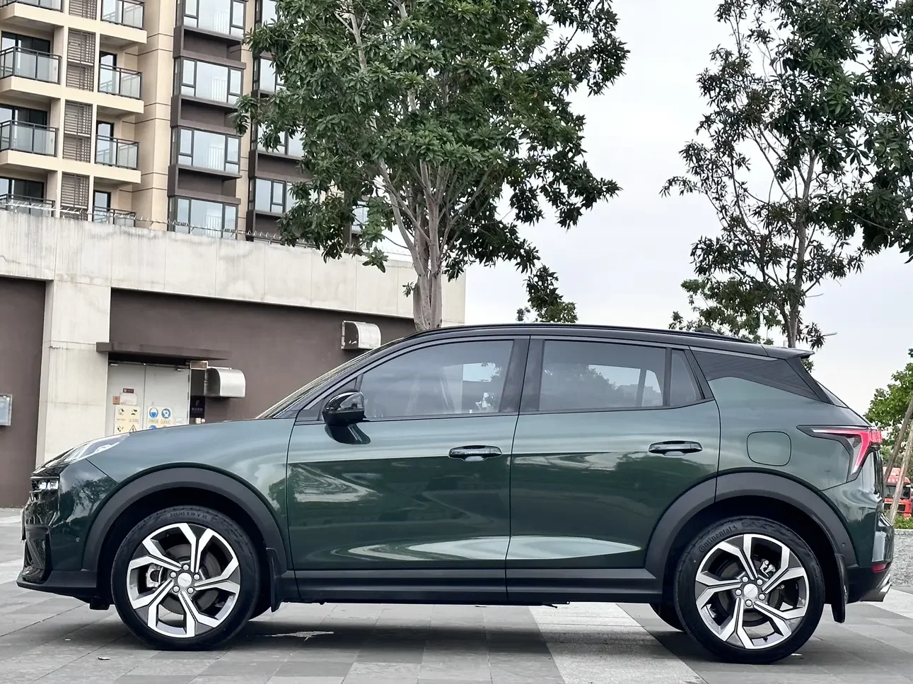 Lynk & Co 06