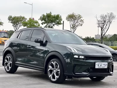 Lynk & Co 06