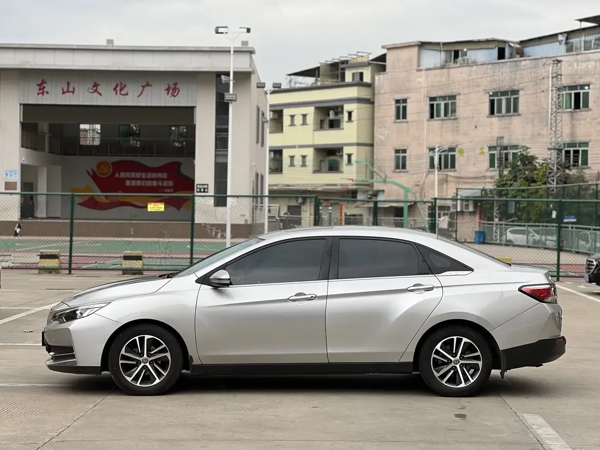 Kai Chen Venucia D60