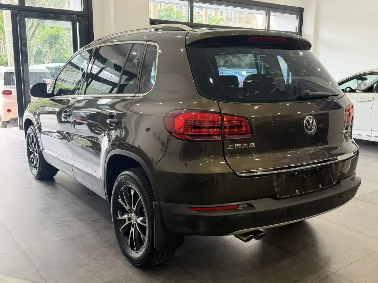Volkswagen Tiguan (Tharu)