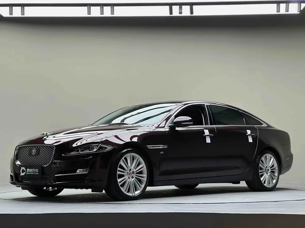 Jaguar XJ