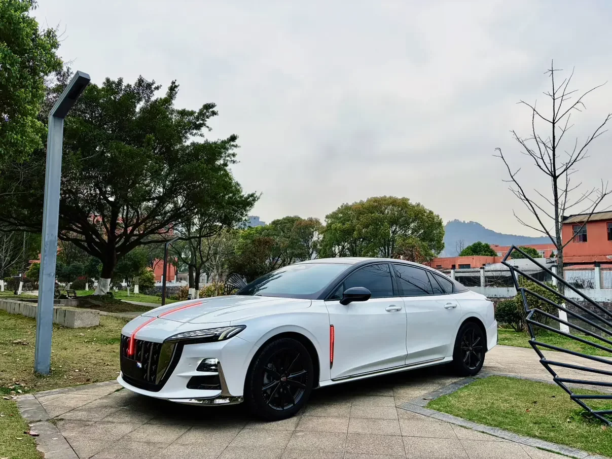 Hongqi H6