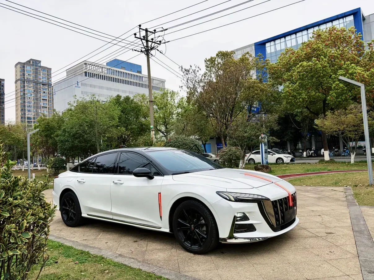 Hongqi H6