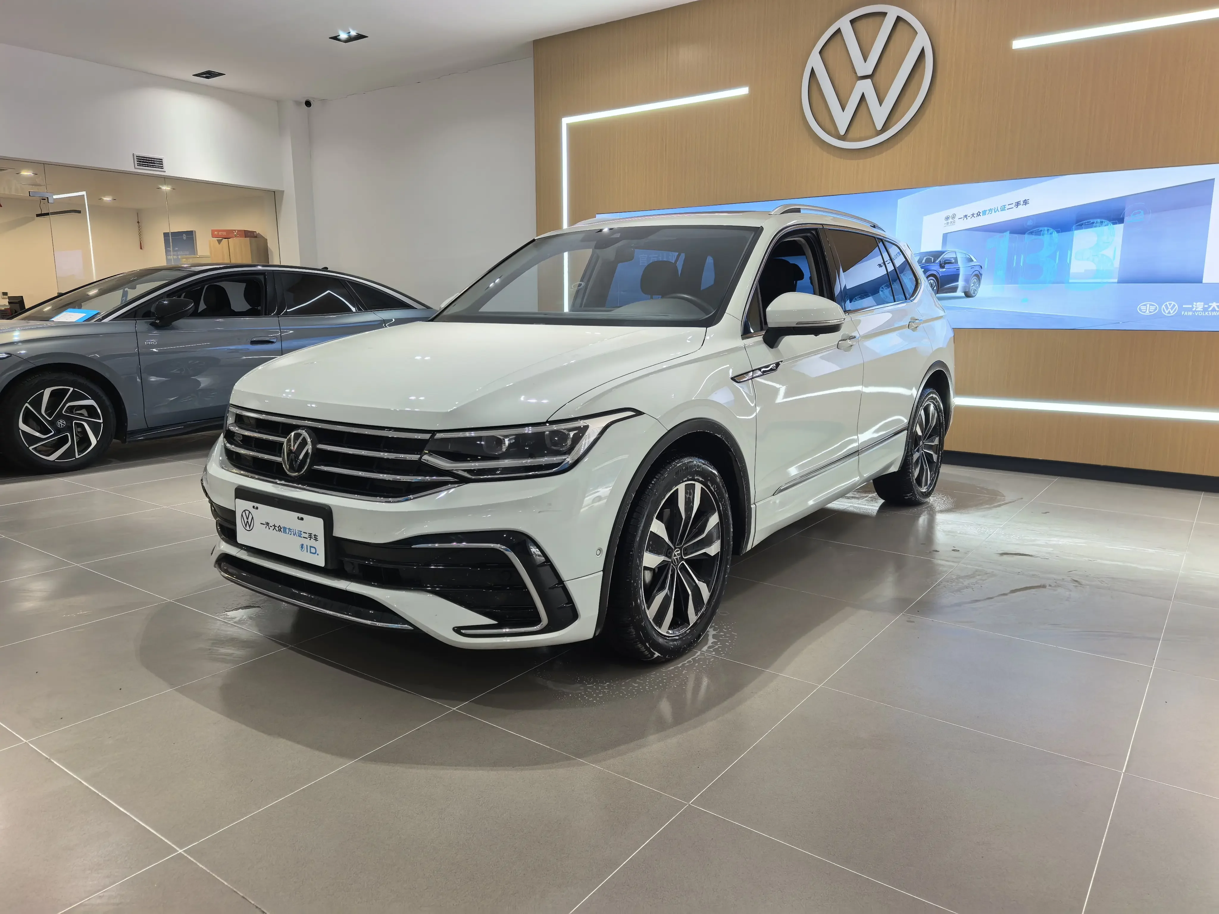 Volkswagen Tiguan L