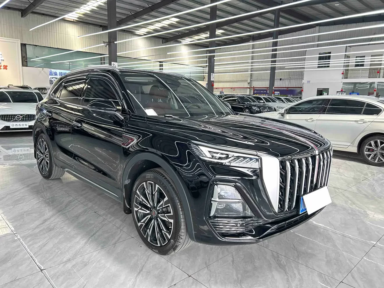Hongqi HS5