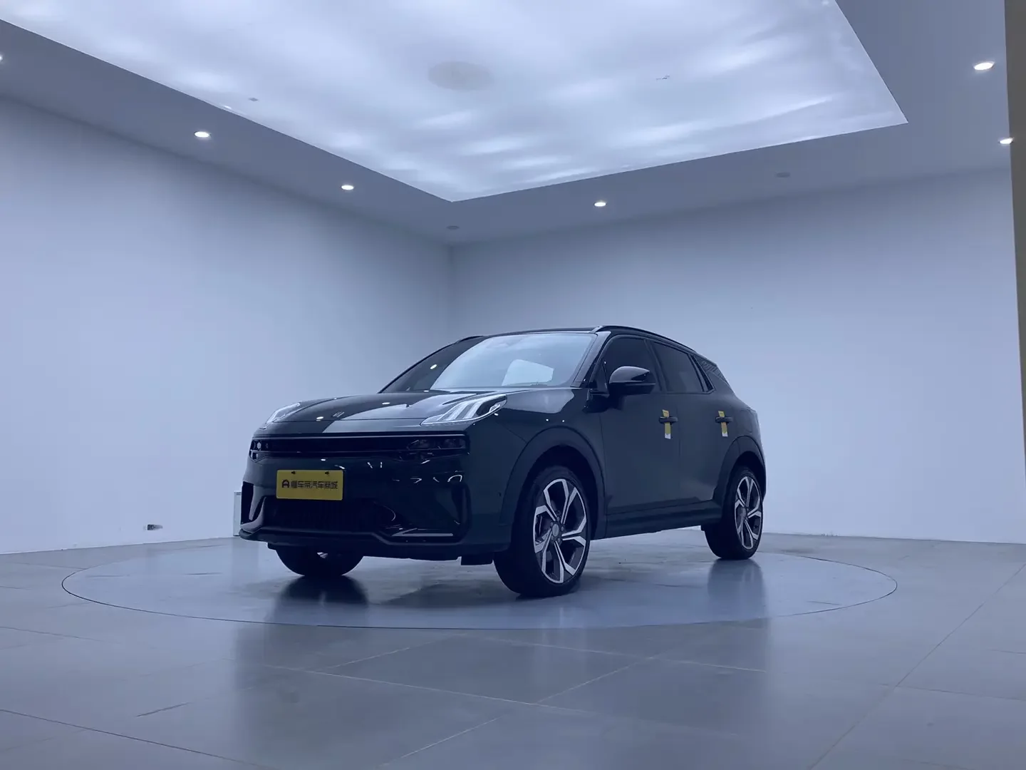 Lynk & Co 06
