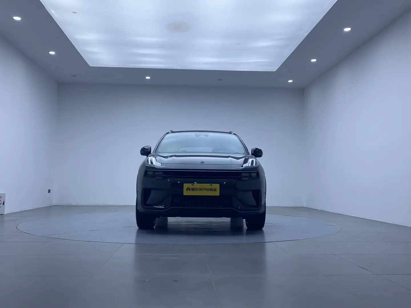 Lynk & Co 06