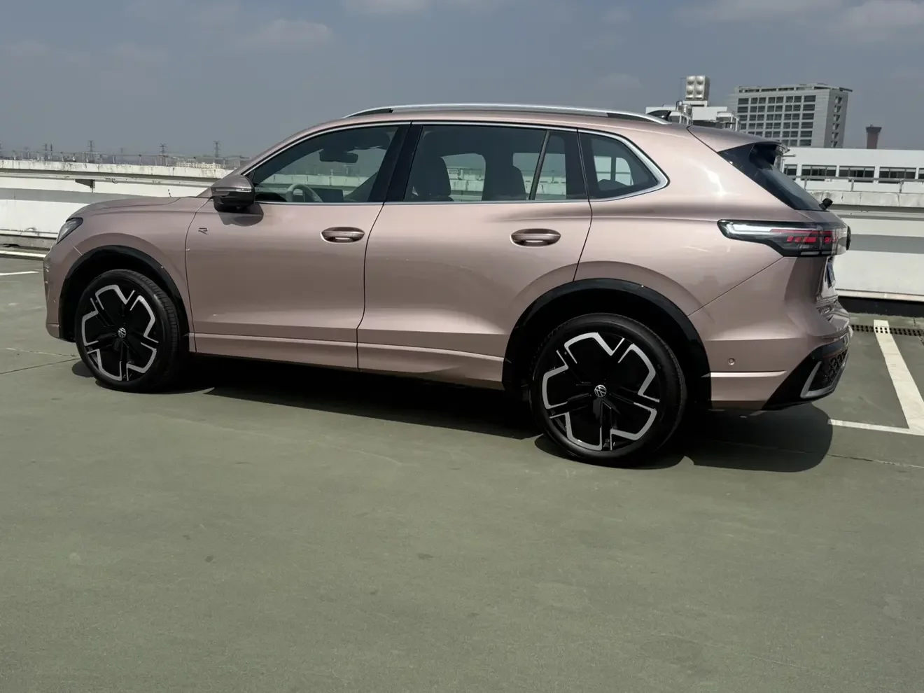 Volkswagen Tiguan L